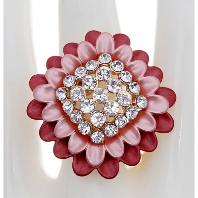 Кольцо для платка "Георгин" от Arrina. Эмаль розового цвета, прозрачные кристаллы, бижутерный сплав золотого тона. Гонконг, 2000-е гг.
