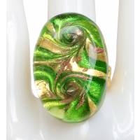 Кольцо коктейльное "Энигма". Муранское стекло золотисто-зеленого цвета, бижутерный сплав золотого тона, ручная работа. Murano, Италия (Венеция)