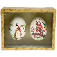 Пара пасхальных яиц в шкатулке. Натуральное куриное яйцо, ручная роспись, ткань, стекло, дерево. Китай, вторая половина ХХ века