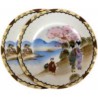 Пара десертных тарелок "Прогулка по берегу". Фарфор, роспись. Япония, первая пголовина 20 века