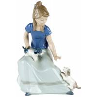 Винтажная статуэтка "Девочка со щенками". Фарфор. Высота 17,5 см. Nao для Lladro, Испания, 1986 год