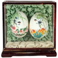 Пара пасхальных яиц в прозрачной шкатулке. Натуральное куриное яйцо, ручная роспись. Китай, вторая половина ХХ века