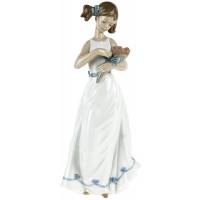 Статуэтка винтажная "Девушка с букетом". Фарфор. Высота 29 см. Nao для Lladro, Испания, 1998 год