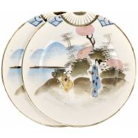 Пара десертных тарелок "Прогулка по саду". Фарфор, ручная роспись. Япония, середина 20 века