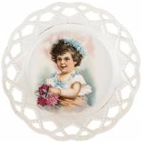 Декоративная тарелка "Девочка с розами", ажурный фарфор, Англия, первая половина 20 века