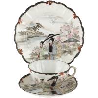 Чайное трио, тройка"Гейши у реки", чашка с блюдцем и десертная тарелка, фарфор, ручная роспись, Япония, середина 20 века (трещина)