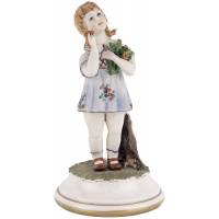 Cтатуэтка фарфоровая "Девочка с букетом", Высота 17,5 см, винтаж, Capodimonte, Италия, вторая половина 20 века
