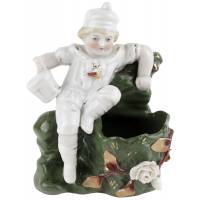 Вазочка - статуэтка спичечница антикварная "Мальчик с ведром", высота 10 см, фарфор Песнекк Тюрингия, Германия, конец 19 века