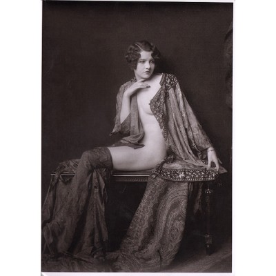 Девушка в темном. Репродукция с антикварной фотографии начала ХХ века