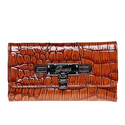 Женский кошелек-портмоне от GUESS, из коллекции Camel, лакированная кожа, цвет коричневый. США Женский кошелек-портмоне от GUESS, из коллекции Camel, лакированная кожа, цвет коричневый. США