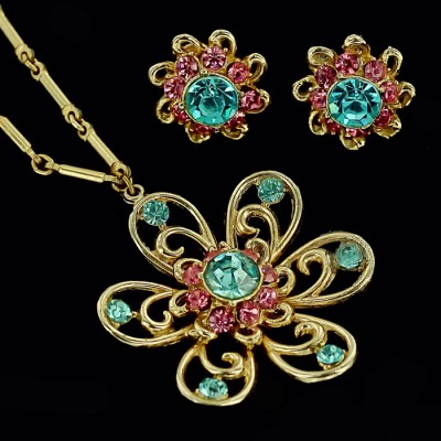 Комплект "Весна": ожерелье с кулоном и серьги от кристаллы, бижутерный сплав "старое золото". Coro. США