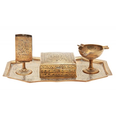 Курительный набор на подносе. Латунь, гравировка. Индия, 1940-е гг. Курительный набор на подносе. Латунь, гравировка. Индия, 1940-е гг.