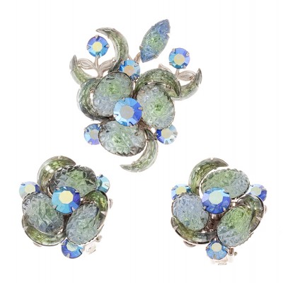 Комплект "Ледяной цветок": брошь и клипсы от Judy Lee. Австрийские кристаллы голубого цвета, художественное стекло, бижутерный сплав серебряного тона. США, 1970-е гг.