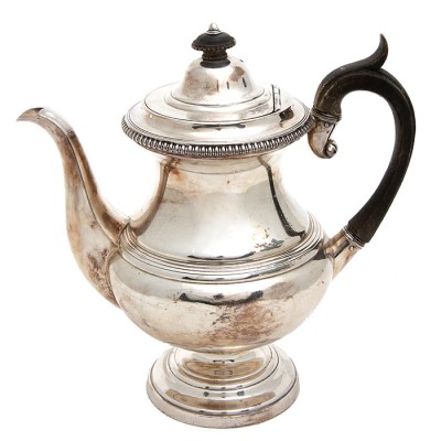 Кофейник. Металл, серебрение, дерево. I.Vickers, Великобритания, конец ХIХ века Кофейник. Металл, серебрение, дерево. I.Vickers, Великобритания, конец ХIХ века