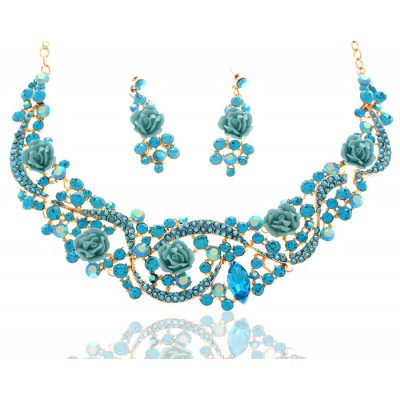 Комплект "Голубые розы"  от Arrina: ожерелье и серьги-пусеты. Полимер голубого цвета, кристаллы и стразы голубого цвета, бижутерный сплав золотого тона. Гонконг, 2000-е гг.