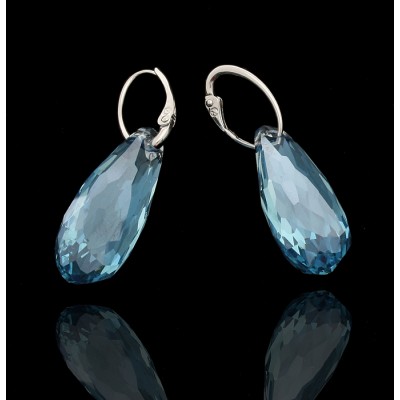 Серьги "Голубые льдинки" от Swarovski. Крупные кристаллы Сваровски нежно-голубого цвета, бижутерный сплав серебряного тона. США, 2000-е гг. Серьги "Голубые льдинки" от Swarovski. Крупные кристаллы Сваровски нежно-голубого цвета, бижутерный сплав серебряного тона. США, 2000-е гг.