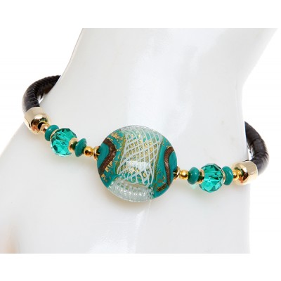 Браслет "Джессика". Муранское стекло цвета морской волны, натуральная кожа, бижутерный сплав золотого тона, ручная работа. Murano, Италия (Венеция), 2000-е гг. Браслет "Джессика". Муранское стекло цвета морской волны, натуральная кожа, бижутерный сплав золотого тона, ручная работа. Murano, Италия (Венеция), 2000-е гг.