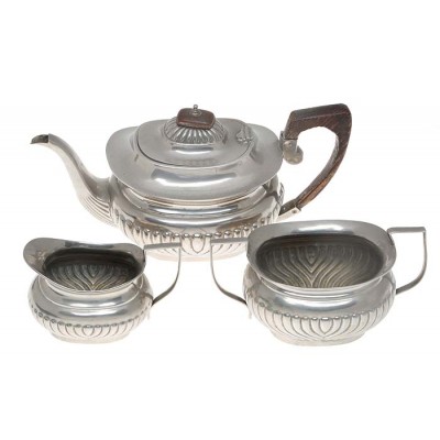 Чайный набор из 3-х предметов.  Металл, глубокое серебрение E.P.N.S.  Великобритания, первая половина ХХ века