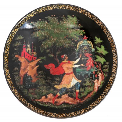 Геннадий Кочетов "Золотая клетка", декоративная тарелка. Фарфор, роспись, золочение. Палех, Россия, 1990 год Геннадий Кочетов "Золотая клетка", декоративная тарелка. Фарфор, роспись, золочение. Палех, Россия, 1990 год