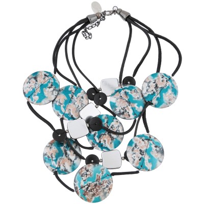 Колье "Сакура". Ювелирная смола, дерево, текстиль, ювелирный сплав серебряного тона. Jane Doe, Россия Колье "Сакура". Ювелирная смола, дерево, текстиль, ювелирный сплав серебряного тона. Jane Doe, Россия