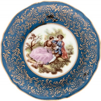 Тарелочка миниатюрная для украшений. Фарфор, деколь, золочение. Limoges, Франция, вторая половина ХХ века Тарелочка миниатюрная для украшений. Фарфор, деколь, золочение. Limoges, Франция, вторая половина ХХ века