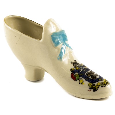 Башмачок декоративный. Фарфор, деколь. Willow Art, Великобритания, вторая половина ХХ века Башмачок декоративный. Фарфор, деколь. Willow Art, Великобритания, вторая половина ХХ века