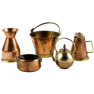 Набор миниатюрной посуды, 5 предметов. Латунь, медь. Великобритания, 1940-е гг. Набор миниатюрной посуды, 5 предметов. Латунь, медь. Великобритания, 1940-е гг.