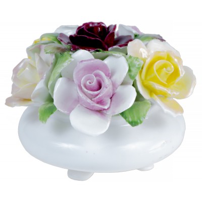 Миниатюрная цветочная композиция для украшения интерьера. Фарфор, роспись, ручная работа. Royal Doulton, Великобритания, 1960-е гг. Миниатюрная цветочная композиция для украшения интерьера. Фарфор, роспись, ручная работа. Royal Doulton, Великобритания, 1960-е гг.