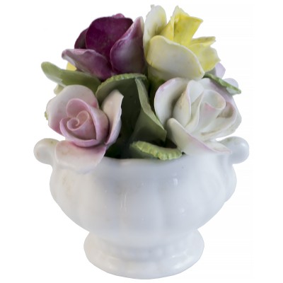 Миниатюрная цветочная композиция для украшения интерьера. Фарфор, роспись, ручная работа. Coalport, Великобритания, 1960-е гг. Миниатюрная цветочная композиция для украшения интерьера. Фарфор, роспись, ручная работа. Coalport, Великобритания, 1960-е гг.