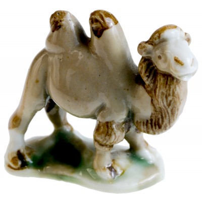 Статуэтка миниатюрная "Верблюд".  Фарфор, роспись, ручная работа. Высота 4 см. Западная Европа, середина ХХ века