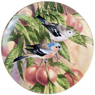 Джон Френсис "Зяблики и персики", декоративная тарелка. Английский фарфор. Wedgwood, Великобритания, 1996 год