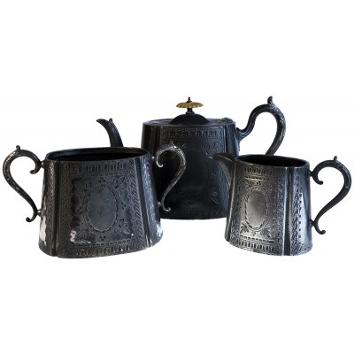 Чайный набор из 3-х предметов: чайник, сахарница, молочник. Металл, серебрение, гравировка. Deykin and Harrison, Великобритания, конец 19 века