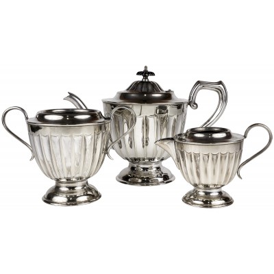 Чайный набор из 3-х предметов: чайник, сахарница и сливочник. Металл, серебрение. Sheffield, Великобритания, начало 20 века