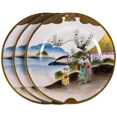 Комплект десертных тарелок "Прогулка по берегу", 3 шт.  Фарфор, ручная роспись. Япония, первая половина 20 века