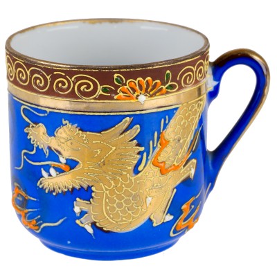 Кофейная чашка "Золотой дракон". Фарфор, роспись. Япония, середина 20 века