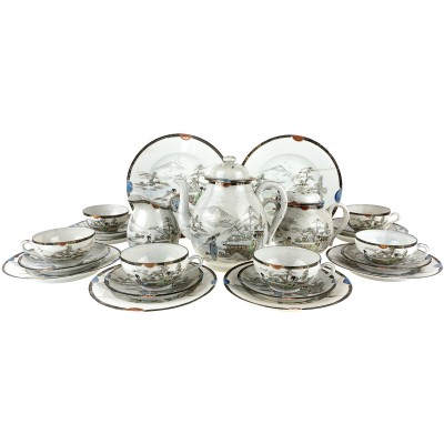 Сервиз чайный "Две гейши" на 6 персон, 23 предмета. Фарфор, ручная роспись. Япония, середина 20 века Сервиз чайный "Две гейши" на 6 персон, 23 предмета. Фарфор, ручная роспись. Япония, середина 20 века