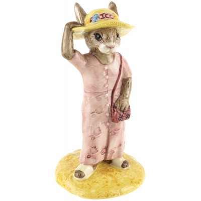 Винтажная статуэтка "Экскурсантка" из серии "Кролик Банни". Royal Doulton. Великобритания