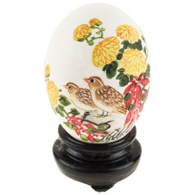 Декоративное яйцо "Птенцы и желтые хризантемы". Китай