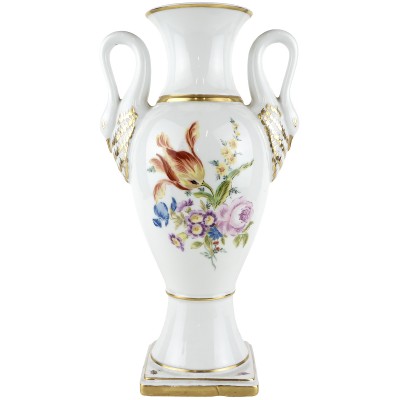 Высокая ваза фарфоровая для цветов, с двумя ручками "Роскошный букет". Чехословакия