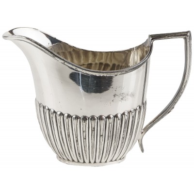 Сливочник антикварный, металл, серебрение, WmH & S, Великобритания, винтаж, первая половина 20 века Сливочник антикварный, металл, серебрение, WmH & S, Великобритания, винтаж, первая половина 20 века