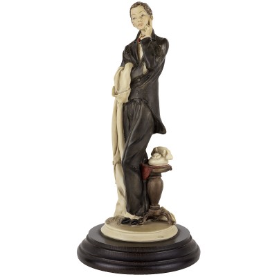 Винтажная статуэтка "Дама с телефоном". Композитный материал. Высота 24 см. Capodimonte. Италия, вторая половина 20 века