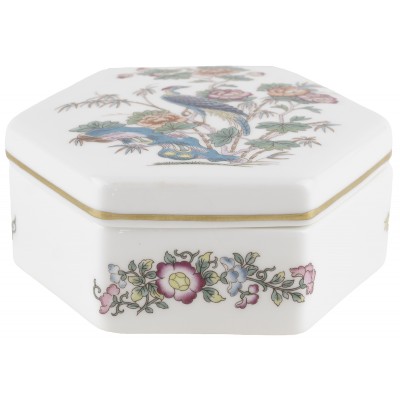 Шкатулка для мелочей "Kutani Crane". Фарфор Wedgwood, Великобритания, винтаж, конец ХХ века Шкатулка для мелочей "Kutani Crane". Фарфор Wedgwood, Великобритания, винтаж, конец ХХ века