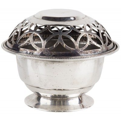 Ваза для цветочных композиций, роузбол. Металл, серебрение. Великобритания, винтаж, середина 20 века Ваза для цветочных композиций, роузбол. Металл, серебрение. Великобритания, винтаж, середина 20 века