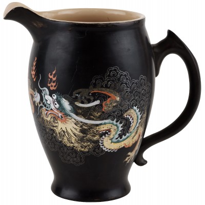 Молочник "Золотой дракон", папье-маше, черный лак, Китай, середина 20 века Молочник "Золотой дракон", папье-маше, черный лак, Китай, середина 20 века