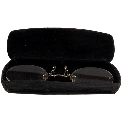 Пенсне антикварное, в чехле. Harley Dean. Великобритания, первая половина XX века Пенсне антикварное, в чехле. Harley Dean. Великобритания, первая половина XX века