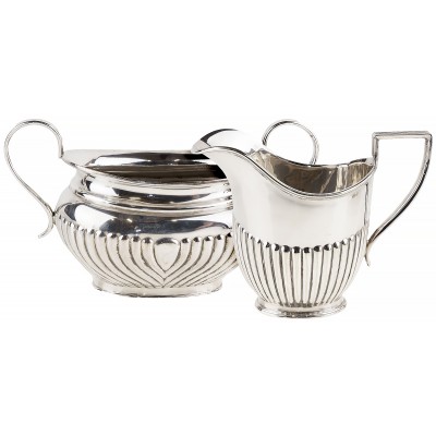 Сливочник и сахарница, набор для сервировки чайного стола антикварный. Металл, серебрение. Sheffield. Металл, серебрение. Великобритания, начало 20 века Сливочник и сахарница, набор для сервировки чайного стола антикварный. Металл, серебрение. Sheffield. Металл, серебрение. Великобритания, начало 20 века