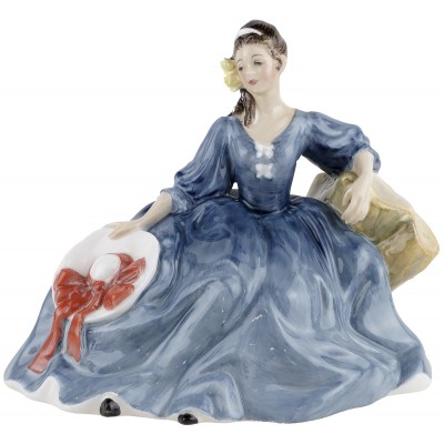 Статуэтка "Элиза", дама со шляпкой в голубом платье. Высота 16 см. Фарфор Royal Doulton, Великобритания, винтаж 1970 гг. Статуэтка "Элиза", дама со шляпкой в голубом платье. Высота 16 см. Фарфор Royal Doulton, Великобритания, винтаж 1970 гг.